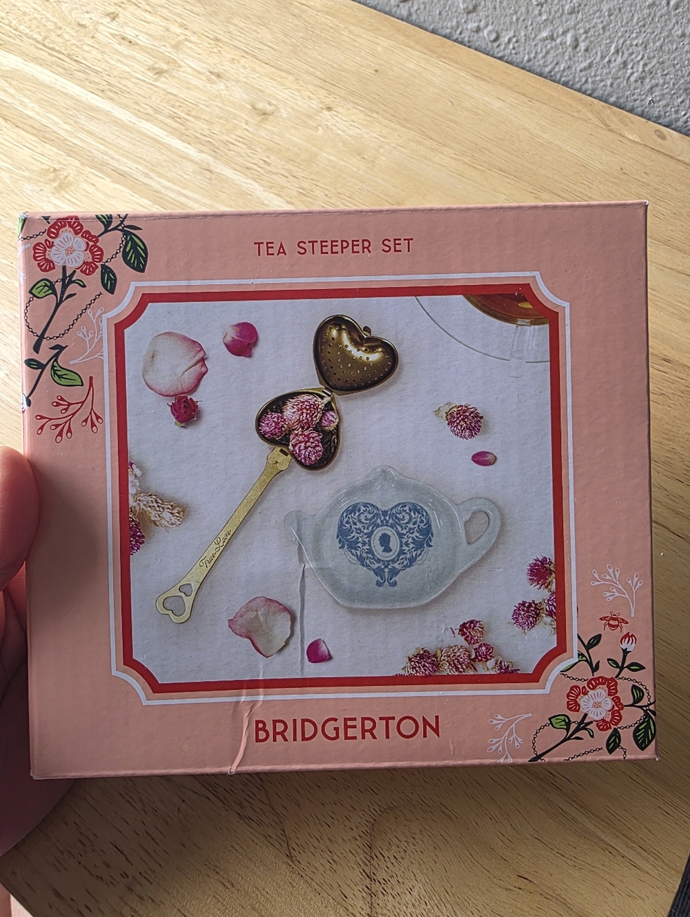 Bridgerton Heart Tea Infuser Set with Blue Dish true love